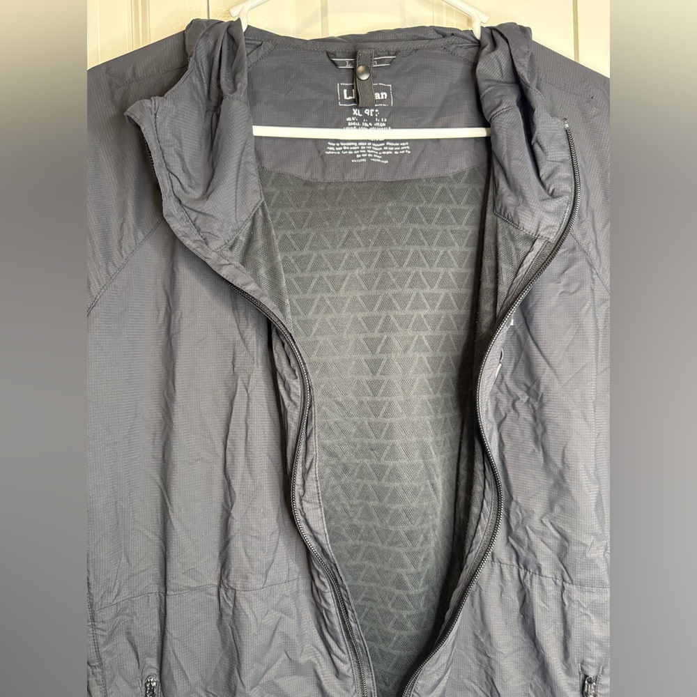 L.L.Bean Black Lightweight Hooded Windbreaker Jacket Size XL - Picture 7 of 14